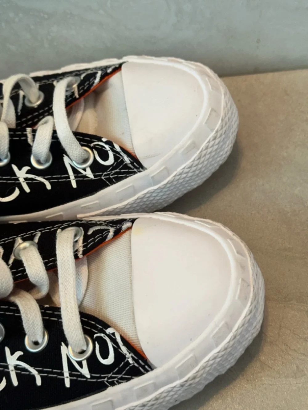 Converse Not A Chuck Black White Orange Text Graphic Canvas Size 9 Pre Owned - Picture 4 of 10